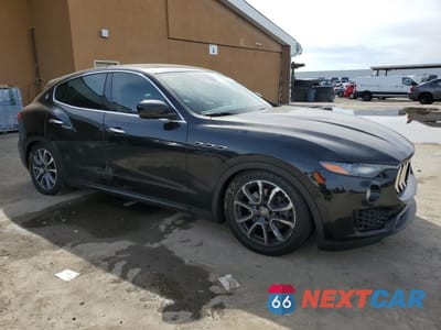 Czwarte zdjęcie samochodu z boku: 2017 MASERATI LEVANTE VIN:ZN661XUA4HX256596 - miniatura