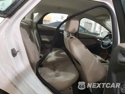 Zdjęcie 11 z 14 samochodu: 2015 FORD FOCUS SE VIN:1FADP3F21FL255566 - miniatura