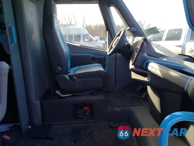 Zdjęcie 7 z 13 samochodu: 2023 RIVIAN EDV 700 VIN:7FCEHEB73PN005254 - miniatura