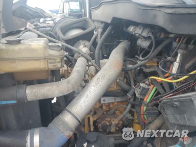 Zdjęcie 7 z 10 samochodu: 2004 INTERNATIONAL 7000 7600 VIN:1HTWYATR24J087700 - miniatura