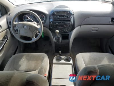 Zdjęcie 8 z 13 samochodu: 2005 TOYOTA SIENNA CE VIN:5TDZA23CX5S355851 - miniatura