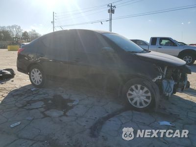 Czwarte zdjęcie samochodu z boku: 2016 NISSAN VERSA S VIN:3N1CN7AP7GL913650 - miniatura