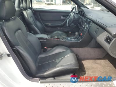 Zdjęcie 11 z 14 samochodu: 1998 MERCEDES-BENZ SLK 230 KOMPRESSOR VIN:WDBKK47FXWF037419 - miniatura