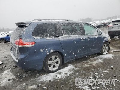 Trzecie zdjęcie samochodu z tyłu: 2014 TOYOTA SIENNA LE VIN:5TDKK3DC4ES489421 - miniatura