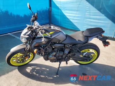 Trzecie zdjęcie samochodu z tyłu: 2018 YAMAHA MT07 C VIN:JYARM27Y0JA000462 - miniatura
