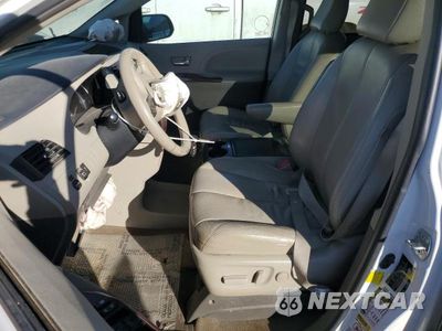 Zdjęcie 7 z 14 samochodu: 2013 TOYOTA SIENNA XLE VIN:5TDYK3DC0DS302362 - miniatura
