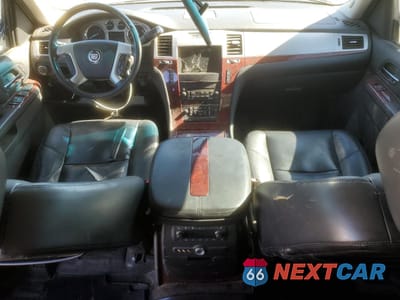 Zdjęcie 8 z 13 samochodu: 2011 CADILLAC ESCALADE ESV VIN:1GYS3GEF3BR269222 - miniatura