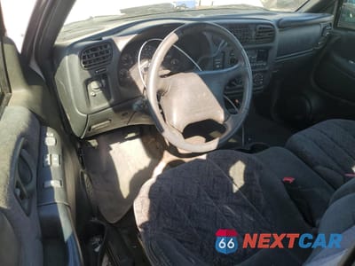 Zdjęcie 8 z 14 samochodu: 1998 GMC SONOMA VIN:1GTCS19X5W8509363 - miniatura