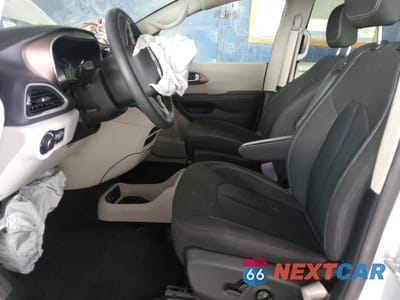 Zdjęcie 7 z 13 samochodu: 2023 CHRYSLER VOYAGER LX VIN:2C4RC1CG9PR525569 - miniatura