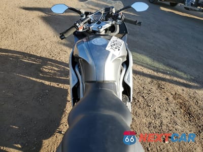 Zdjęcie 6 z 9 samochodu: 2006 BMW K1200 S VIN:WB10591A66ZM28265 - miniatura