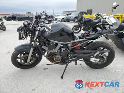 Trzecie zdjęcie samochodu z tyłu: 2009 YAMAHA FZ6 R VIN:JYARJ18E39A000846 - miniatura