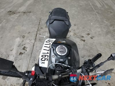 Piąte zdjęcie samochodu w środku: 2021 HONDA CB650 RA VIN:MLHRH0252M5200490 - miniatura