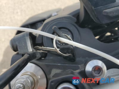 Zdjęcie 8 z 10 samochodu: 2019 YAMAHA MT09 VIN:JYARN53E1KA005231 - miniatura