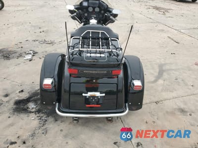 Zdjęcie 6 z 9 samochodu: 2009 HARLEY-DAVIDSON FLHTCUTG VIN:1HD1MAM109Y851942 - miniatura