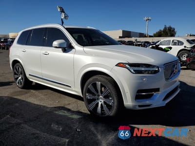 Czwarte zdjęcie samochodu z boku: 2024 VOLVO XC90 PLUS VIN:YV4H60CE7R1254107 - miniatura