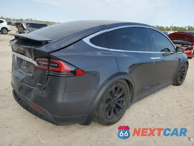 Trzecie zdjęcie samochodu z tyłu: 2017 TESLA MODEL X VIN:5YJXCDE23HF067812 - miniatura