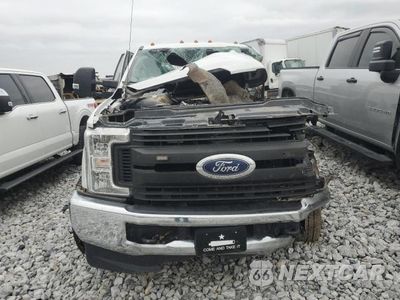 Piąte zdjęcie samochodu w środku: 2019 FORD F350 SUPER DUTY VIN:1FD8W3HT8KEF22295 - miniatura