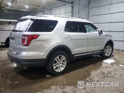 Trzecie zdjęcie samochodu z tyłu: 2018 FORD EXPLORER XLT VIN:1FM5K8D87JGA17056 - miniatura