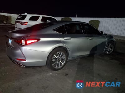 Trzecie zdjęcie samochodu z tyłu: 2023 LEXUS ES 350 BASE VIN:58ACZ1B13PU159195 - miniatura