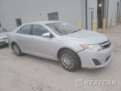 Czwarte zdjęcie samochodu z boku: 2012 TOYOTA CAMRY BASE VIN:4T1BF1FK0CU023664 - miniatura
