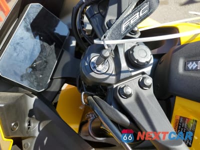 Zdjęcie 8 z 10 samochodu: 2024 SUZUKI GSX800 F VIN:JS1EM13B6R7101684 - miniatura