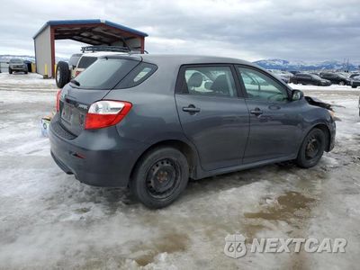Trzecie zdjęcie samochodu z tyłu: 2010 TOYOTA COROLLA MATRIX VIN:2T1KU4EE6AC339524 - miniatura