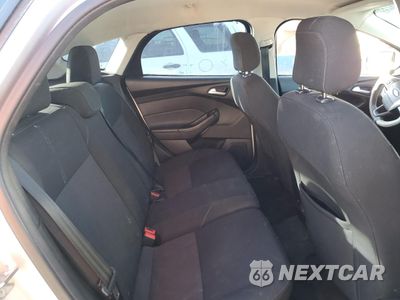 Zdjęcie 10 z 15 samochodu: 2018 FORD FOCUS SE VIN:1FADP3K27JL316031 - miniatura