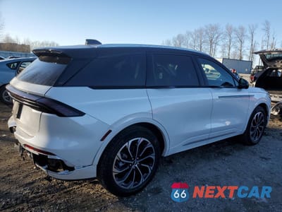 Trzecie zdjęcie samochodu z tyłu: 2024 LINCOLN NAUTILUS RESERVE VIN:5LMPJ8K41RJ881897 - miniatura