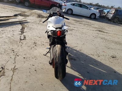 Czwarte zdjęcie samochodu z boku: 2023 YAMAHA YZFR7 VIN:JYARM38E4PA008907 - miniatura