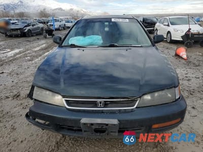 Piąte zdjęcie samochodu w środku: 1997 HONDA ACCORD EX VIN:1HGCD5659VA081956 - miniatura