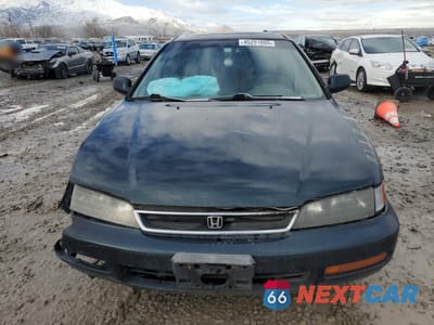 Piąte zdjęcie samochodu w środku: 1997 HONDA ACCORD EX VIN:1HGCD5659VA081956 - miniatura