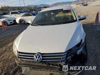 Piąte zdjęcie samochodu w środku: 2013 VOLKSWAGEN PASSAT SE VIN:1VWBP7A35DC016573 - miniatura