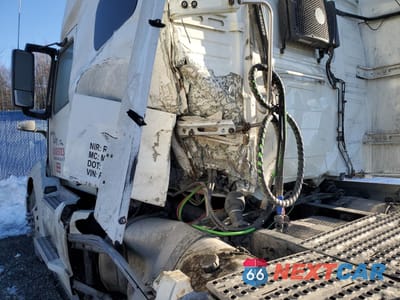 Zdjęcie 9 z 10 samochodu: 2023 VOLVO VN VNL VIN:4V4NC9EH1PN322082 - miniatura