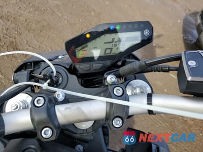 Zdjęcie 7 z 10 samochodu: 2019 YAMAHA MT09 VIN:JYARN53E2KA006355 - miniatura