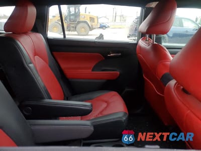 Zdjęcie 11 z 13 samochodu: 2023 TOYOTA HIGHLANDER L VIN:5TDKDRAH5PS513810 - miniatura