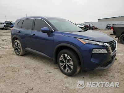 Czwarte zdjęcie samochodu z boku: 2021 NISSAN ROGUE SV VIN:5N1AT3BA9MC696599 - miniatura