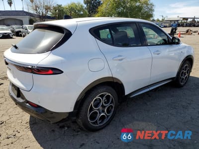 Trzecie zdjęcie samochodu z tyłu: 2024 ALFA ROMEO TONALE TI VIN:ZASPATCW4R3051739 - miniatura