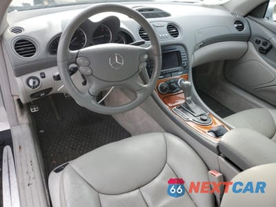 Zdjęcie 8 z 14 samochodu: 2005 MERCEDES-BENZ SL 500 VIN:WDBSK75F65F088631 - miniatura