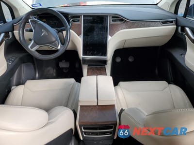 Zdjęcie 8 z 13 samochodu: 2017 TESLA MODEL X VIN:5YJXCDE23HF067812 - miniatura