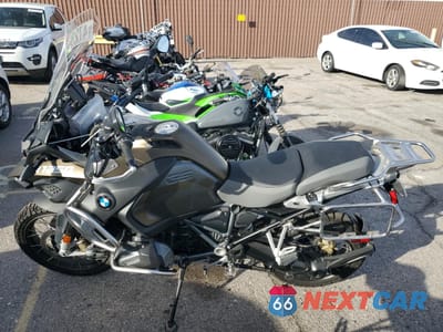 Trzecie zdjęcie samochodu z tyłu: 2020 BMW R 1250 GS ADVENTURE VIN:WB10J5304LZF79354 - miniatura