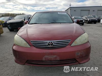Piąte zdjęcie samochodu w środku: 2005 TOYOTA CAMRY LE VIN:4T1BE32K05U049088 - miniatura