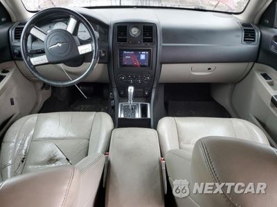 Zdjęcie 8 z 11 samochodu: 2006 CHRYSLER 300C VIN:2C3LA63H96H421318 - miniatura