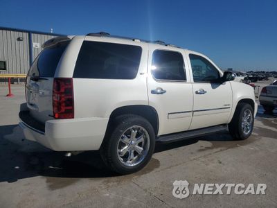 Trzecie zdjęcie samochodu z tyłu: 2013 CHEVROLET TAHOE C1500 LTZ VIN:1GNSCCE07DR300525 - miniatura