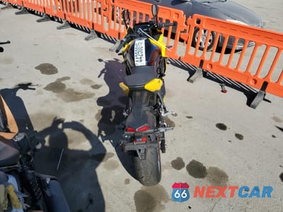 Zdjęcie 6 z 10 samochodu: 2024 SUZUKI GSX800 F VIN:JS1EM13B6R7101684 - miniatura