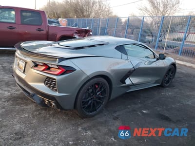 Trzecie zdjęcie samochodu z tyłu: 2023 CHEVROLET CORVETTE STINGRAY 2LT VIN:1G1YB2D41P5106565 - miniatura