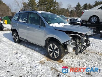 Czwarte zdjęcie samochodu z boku: 2018 SUBARU FORESTER 2.5I VIN:JF2SJABC0JH475607 - miniatura