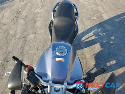 Piąte zdjęcie samochodu w środku: 2005 YAMAHA FZ6 SC VIN:JYARJ08Y65A000452 - miniatura