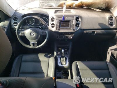 Zdjęcie 8 z 13 samochodu: 2016 VOLKSWAGEN TIGUAN S VIN:WVGAV7AXXGW573842 - miniatura