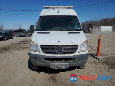 Piąte zdjęcie samochodu w środku: 2011 MERCEDES-BENZ SPRINTER 2500 VIN:WD3PE7CC0B5524327 - miniatura