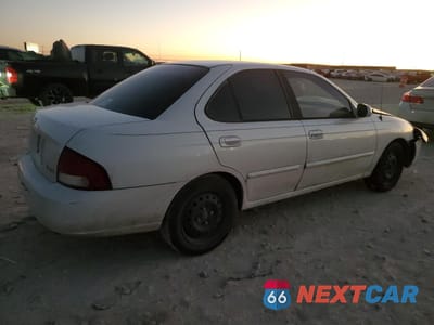 Trzecie zdjęcie samochodu z tyłu: 2000 NISSAN SENTRA BASE VIN:3N1CB51DXYL345902 - miniatura